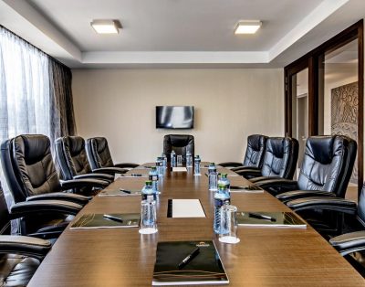 Magna Hotel and Suites